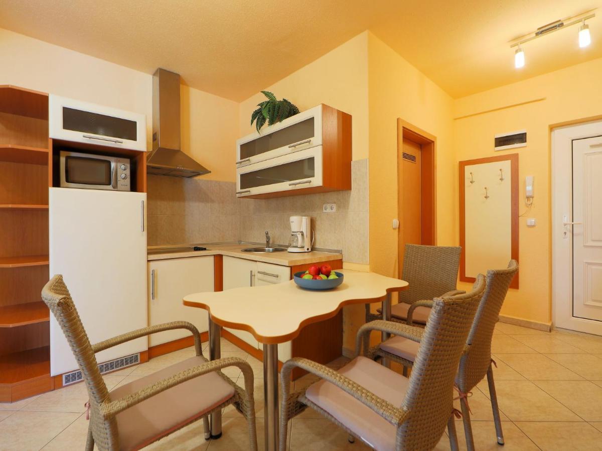 Apartment Catalpa By Interhome Balatonföldvár Exteriör bild