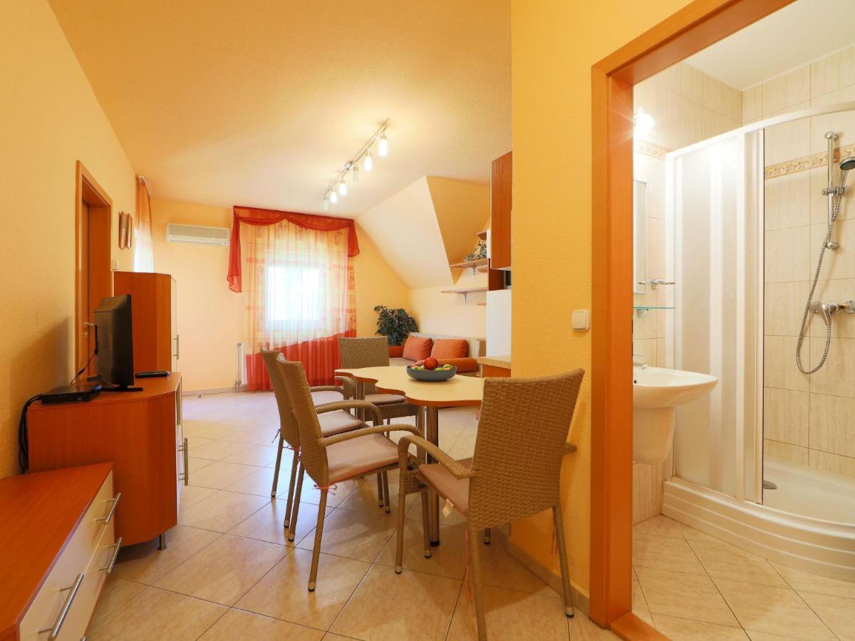 Apartment Catalpa By Interhome Balatonföldvár Exteriör bild