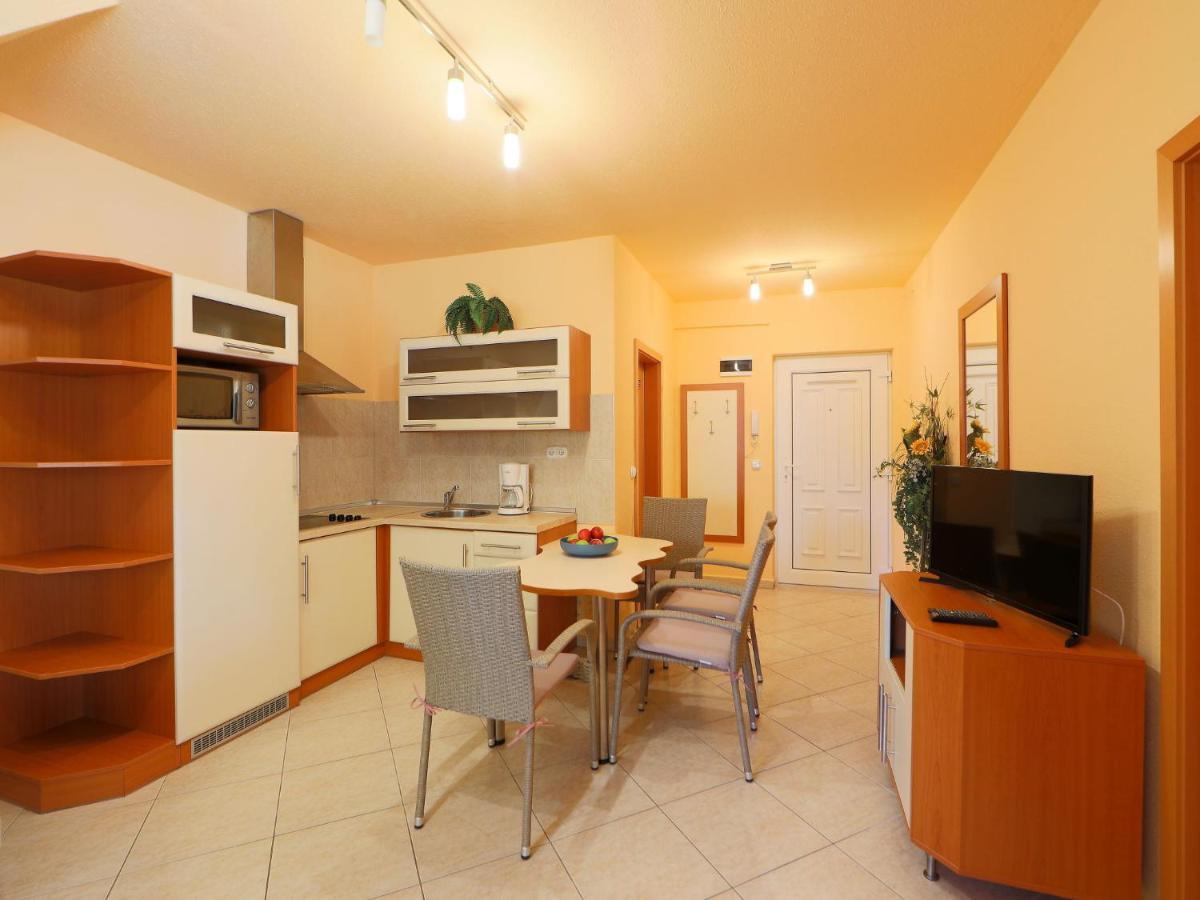 Apartment Catalpa By Interhome Balatonföldvár Exteriör bild